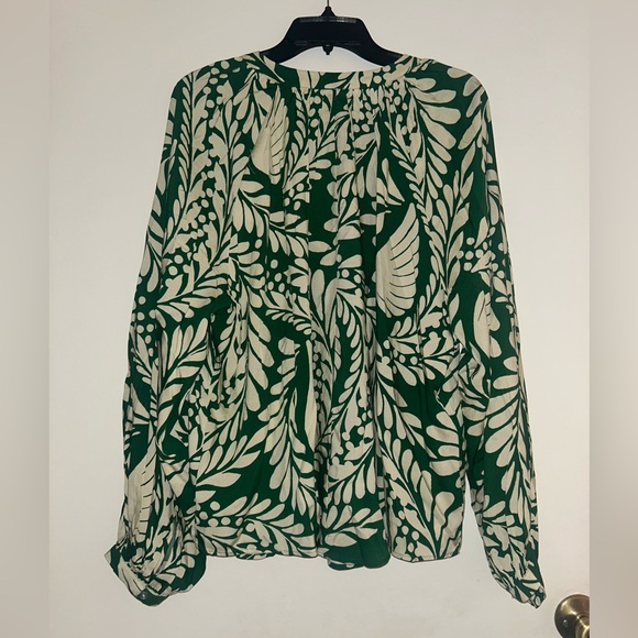 H&M Green and Cream Leaf Pattern Blouse - Picture 3 of 3